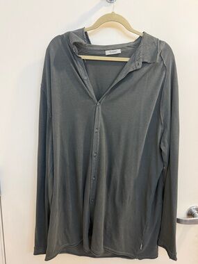 Crossley Gray Crewneck Top with White Label